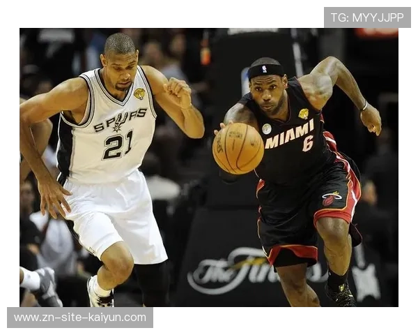 邓肯重返马刺训练馆亲授经验 亲自指导年轻内线提升技战术 邓肯重返马刺训练馆亲授经验 亲自指导年轻内线提升技战术